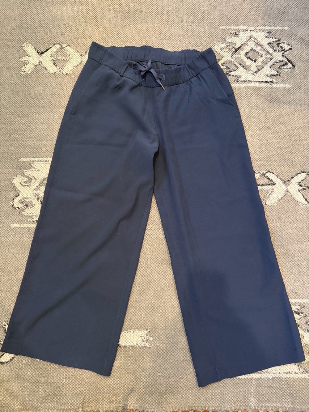 Lululemon Navy Wide Leg Cropped Drawstring Pants- Size 8